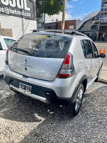 Imagen 4 de 15 de Renault Sandero Stepway 2013 1.6 Privilege Nav 105cv