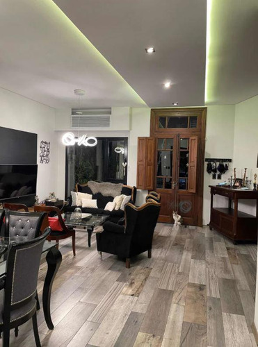 Casa En Venta - 3 Dormitorios 3 Baños - Cochera - 250mts2 - Temperley