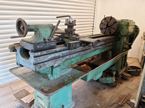 Torno Universal En Venta (Usado)