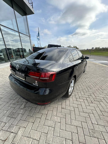 Imagen 6 de 17 de Volkswagen Vento 1.4 Comfortline At 150cv