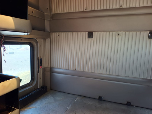 # 5147 Kenworth T660 2009