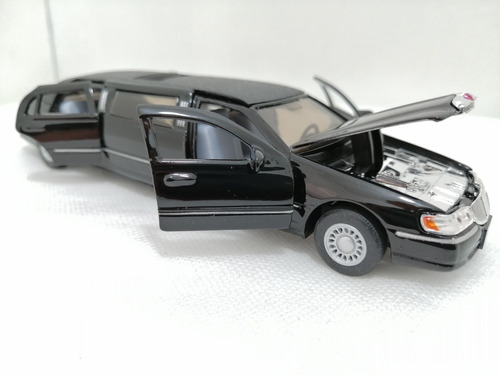 Limosina Lincoln Town 1999/escala 1:38/kinsmart/17.5cmslargo