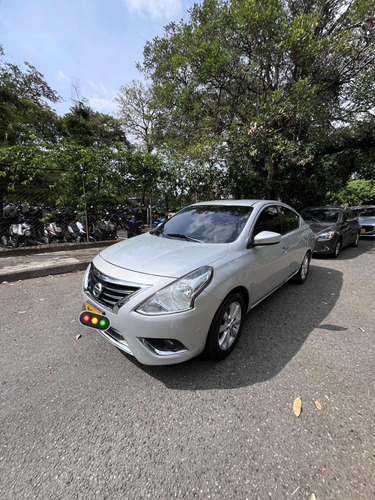 Nissan Versa 1.6 Advance