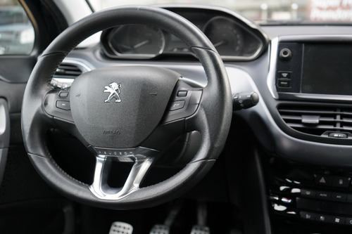Imagen 9 de 10 de Peugeot 208 Feline 1.6 Pk Cuero 2014
