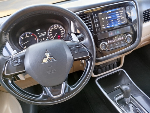 Mitsubishi Outlander 2.2 MIVEC DI-D DIESEL HPE-S AWD AUTOMÁTICO