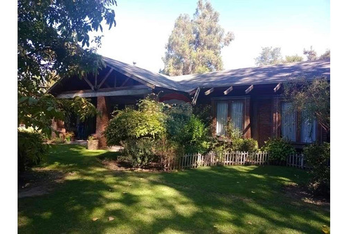 Venta De Hermosa Parcela Con Gran Casa Con Cava!!