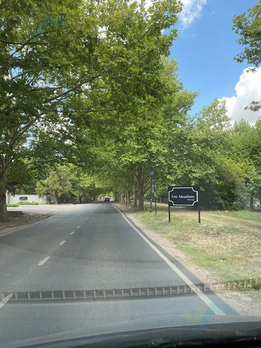 Imagen 6 de 15 de Terreno - Venta De Lote En Barrio Los Alcanfores De 1.000m2