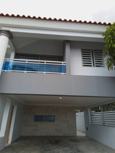 Venta Casa 2niveles Parque Mirador Norte Santo Domingo Norte