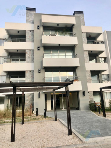 Venta De Departamento En Lagoon Pilar 