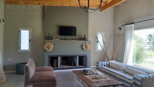 Venta Casa Moderna 4 Amb En Barrio Parque Sakura Iii, Exaltación De La Cruz