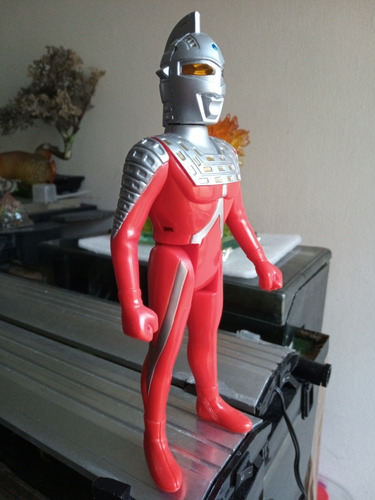 Ultraseven Con Luz De Los 80