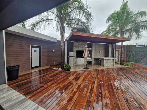 Propiedad Comercial Con Salón De Eventos Funcionando, Ideal Para Inversión