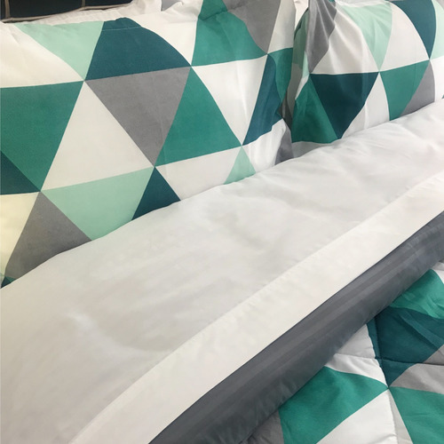 Imagen 1 de 4 de Plumón Queen Estampado +2 Fundas Triangulos Verdes
