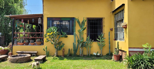 Casa En Venta - 2 Dormitorios 1 Baño - Cochera - 400mts2 - San Antonio De Areco
