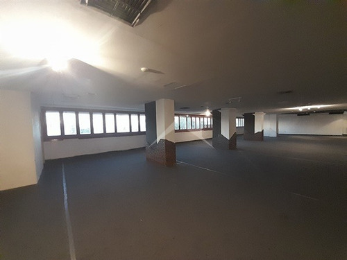 Imagen 1 de 12 de Local Comercial De 800 M2 En El Paseo Colon De La Ciudad De Puerto La Cruz