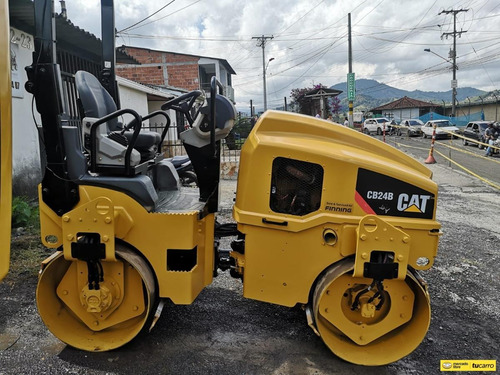 Imagen 6 de 13 de Caterpillar Cb24b