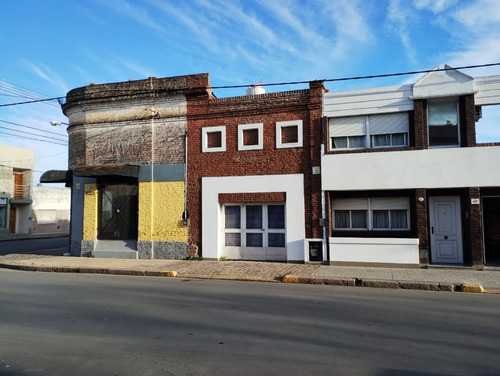 Venta Casa Y Local - Azul