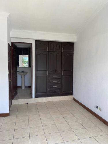 Imagen 8 de 14 de Alquiler De Casa Alamedas De Santa Rita