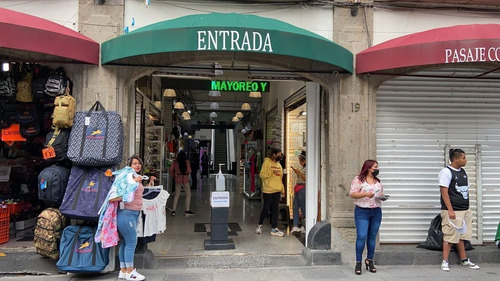 Imagen 1 de 8 de En Renta Locales Y Una Isla En Centro Comercial Moneda