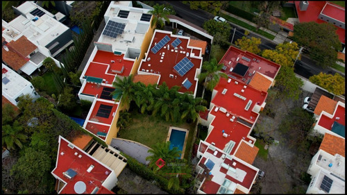 Casa De Lujo Con Alberca En Venta En Colinas De San Javier Villa Universitaria