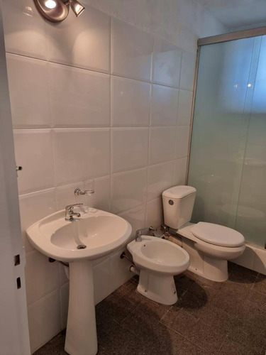 Apartamento De 2 Dormitorios En Punta De Rieles