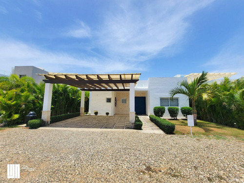 Villa De Lujo Amueblada En Sosua Ocean Village.