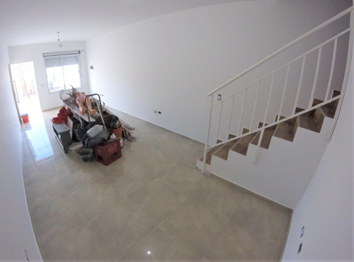 Imagen 3 de 13 de Triplex 3 Amb Con Playroom - Cochera - Fondo // Marmol 837