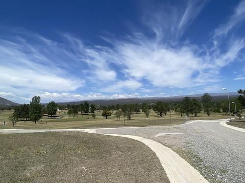 Terreno En Venta En Carlos Paz Golf - 912 Metros - Lote Central