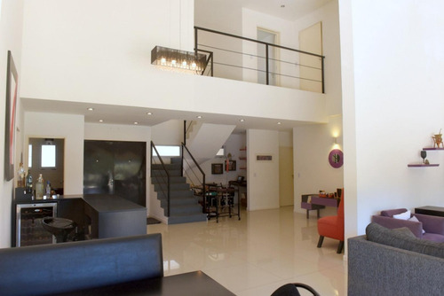 Venta Casa De 5 Ambientes En Barrio La Montura Pilar