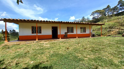 Linda Finca Con Excelente Ubicación En Venta En El Santuario Antioquia