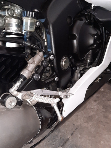 Yamaha R6