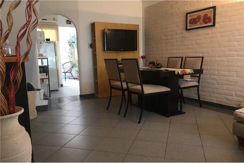 Venta Duplex Tipo Casa, Lanús, Todo Luz, Impecable