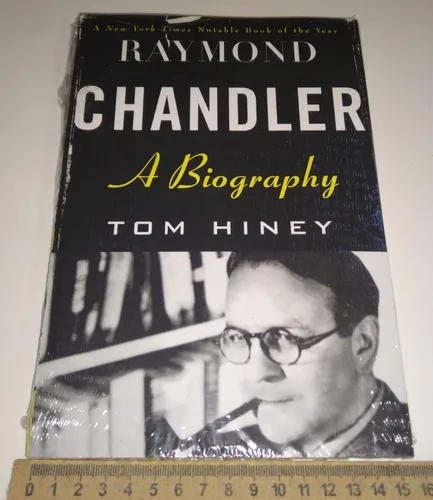Raymond Chandler - A Biography - Tom Hiney - Em Inglês