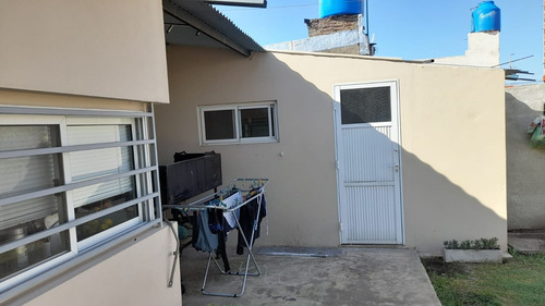 Venta De Casa Dos Dorm. + Dorm Y Baño De Servicio