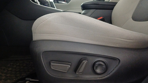 Toyota RAV4 2.5 XLE AUTO