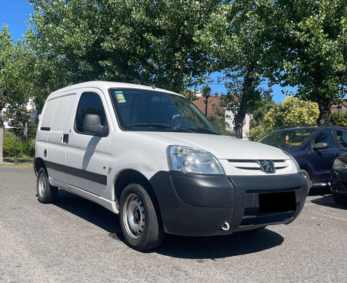 Imagen 16 de 18 de Peugeot Partner 2017 1.6 Hdi Furgon Confort