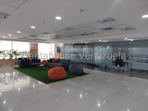 Cr. Amplia Oficina En Alquiler En Boleita Norte