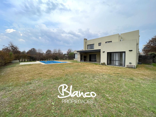 Casa En Venta En Haras Santa Maria, Barrio Las Lomas, Escobar, G.b.a. Zona Norte