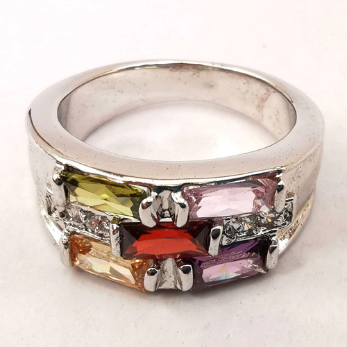 Imagen 4 de 4 de Anillo Con Gemas Multicolor Variadas #7 Plata Laminada