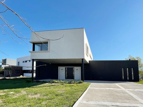 Imagen 6 de 30 de Casa En Venta En El Canton Barrio Norte A Laguna Con Pileta