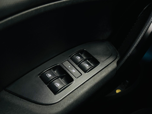 Fiat Cronos 1.3 Drive Flex 4p