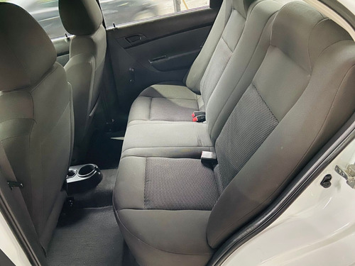 Imagen 9 de 15 de Chevrolet Aveo 2015 Ls