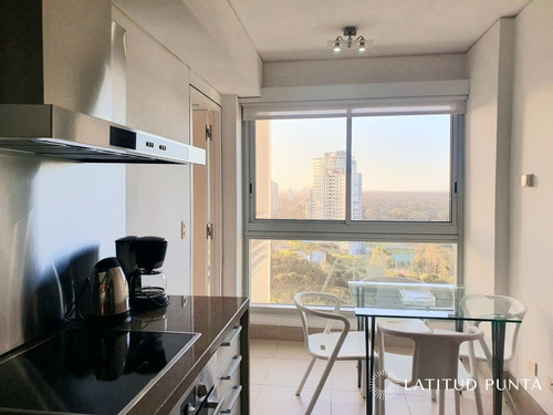 Imagen 11 de 24 de Piso Alto En Le Parc, 2 Dormitorios En Suite Más Dependencia