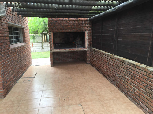 Alquilo Piriapolis Linda Casa Nuevita Frente Al Mar 3 Dormitorios 2 Banos ,totalmente Equipada Para 7 Personas