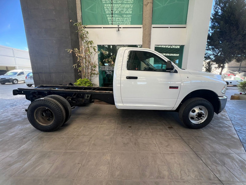 RAM 4000 5.7 Chasis Cabina P 4x2 Mt
