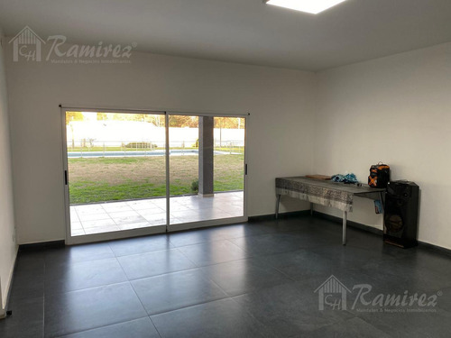 Quinta 4 Ambientes En Venta - Francisco Alvarez, Moreno