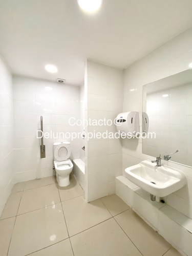 Imagen 11 de 17 de Arriendo Remodelada Y Luminosa Oficina, Metro Los Leones