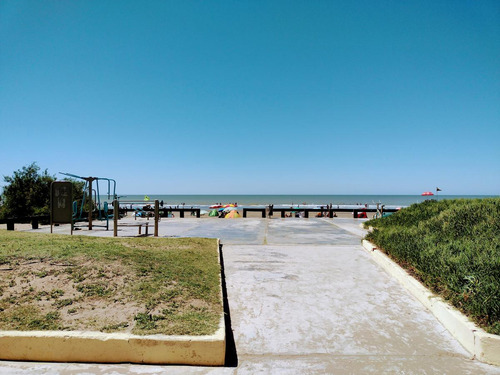Departamento En Venta De Tres Ambientes Frente Al Mar En Mar De Ajó