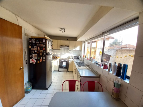 Condominio, Casa En Venta De 4 Dorm. En La Reina