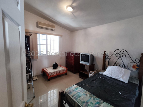Casa En Venta Canaima Ii Guatire. 24-3741 Jt